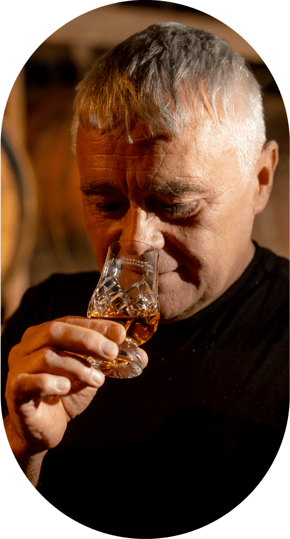 MAX MCFARLANE - MASTER OF WHISKY